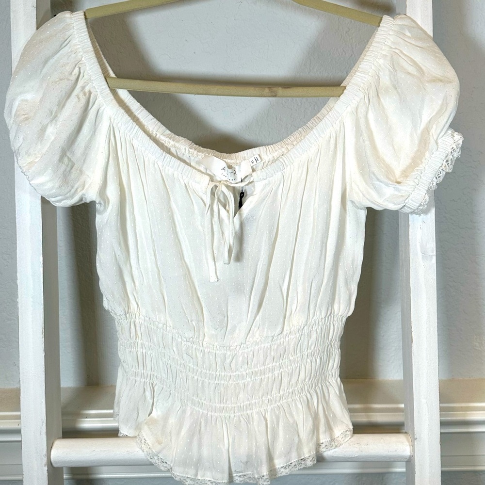 Astr White Puff Sleeve Blouse